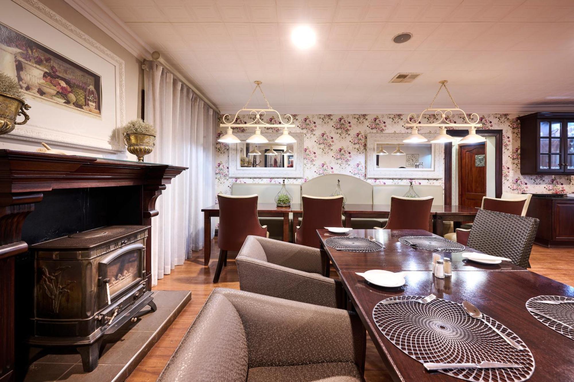 Postmasburg D Olive Rose Boutique Hotel ภายนอก รูปภาพ